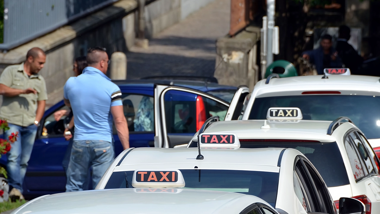 Prendere un taxi nella città dei Promessi sposi costa di più. Ma le tariffe erano ferme dal 2012. Ci...