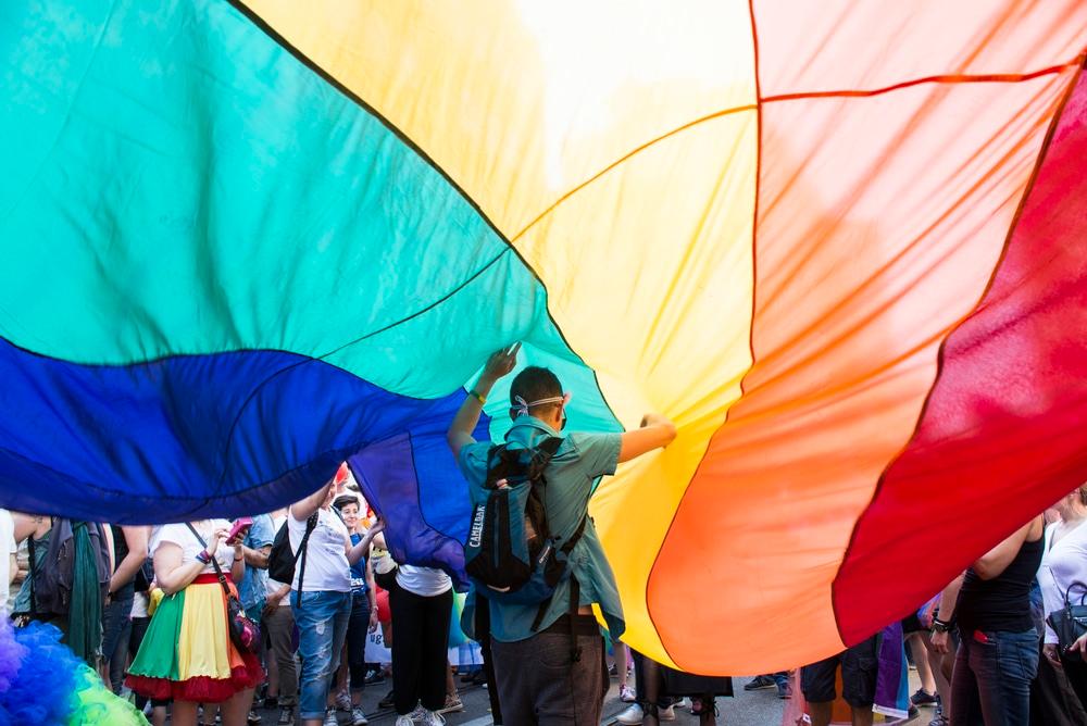 Milano Pride 2025, alla parata attese 350mila persone. Il percorso, il gemellaggio con Budapest e il concerto Milano Pride 2025, alla parata attese 350mila persone. Il percorso, il gemellaggio con Budapest e il concerto