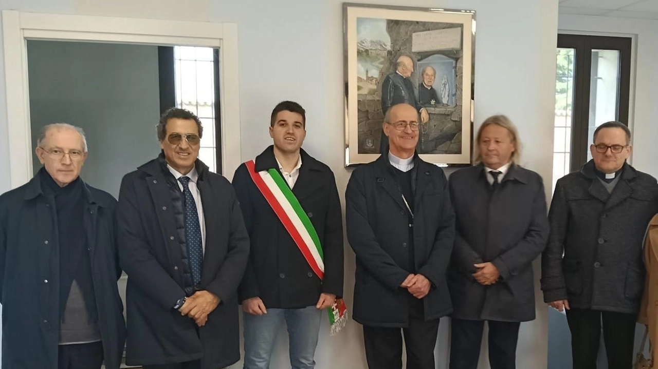 Garlasco, dedicata a 12 anziani autosufficienti. Taglio del nastro con il vescovo