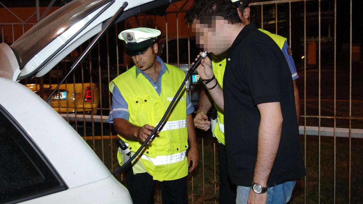 Si è svolta venerdì sera un’importante operazione interforze delle polizie locali dell’Altomilanese, che ha visto impegnati anche gli agenti del... Si è svolta venerdì sera un’importante operazione interforze delle polizie locali dell’Altomilanese, che ha visto impegnati anche gli agenti del...