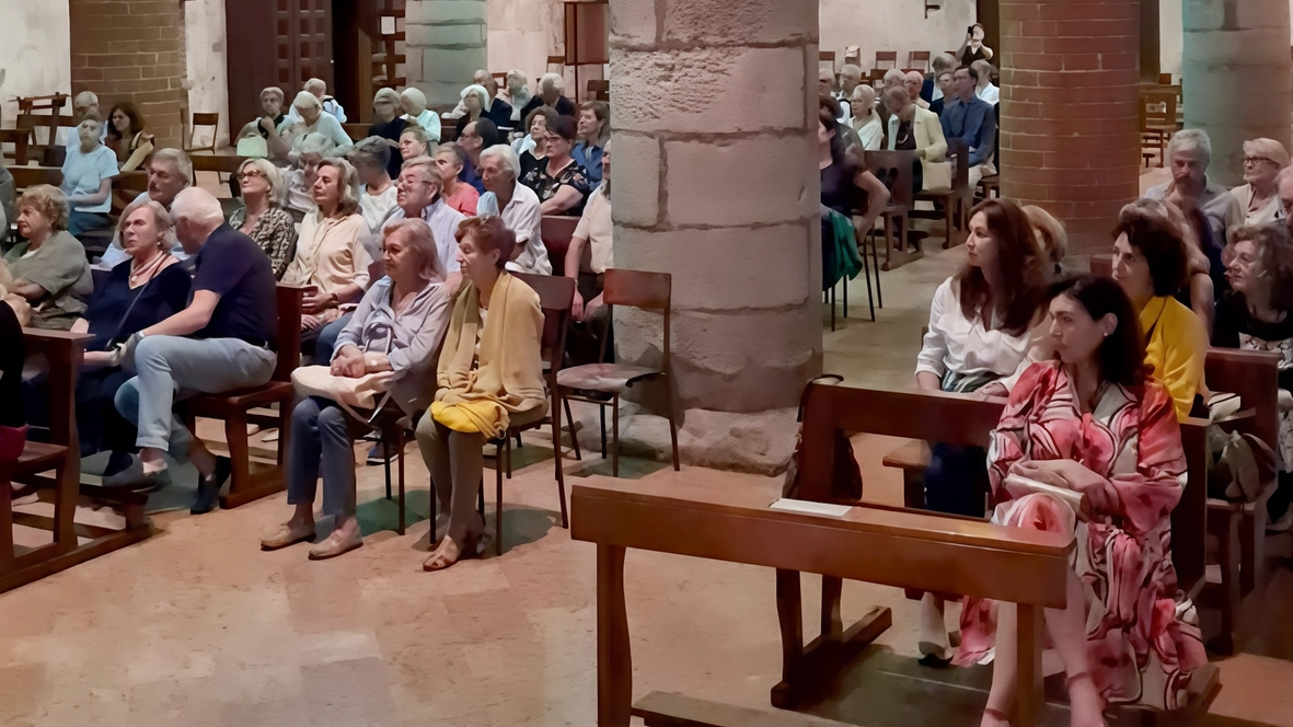 La comunità Rete di Luce è legata al monastero delle suore Sacramentine monzesi, dove da 30 anni propone momenti di preghiera La comunità Rete di Luce è legata al monastero delle suore Sacramentine monzesi, dove da 30 anni propone momenti di preghiera