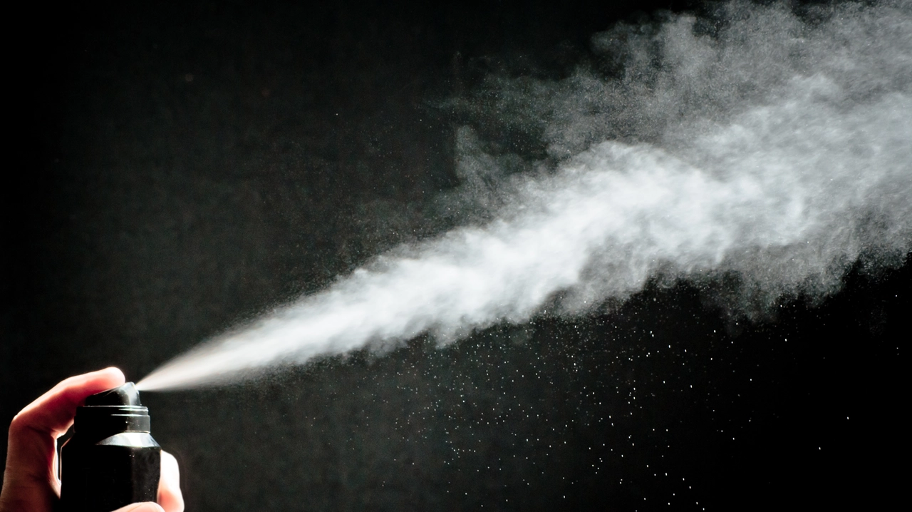 Spray al peperoncino spruzzato a scuola: allarme in un istituto professionale di Brescia Spray al peperoncino spruzzato a scuola: allarme in un istituto professionale di Brescia