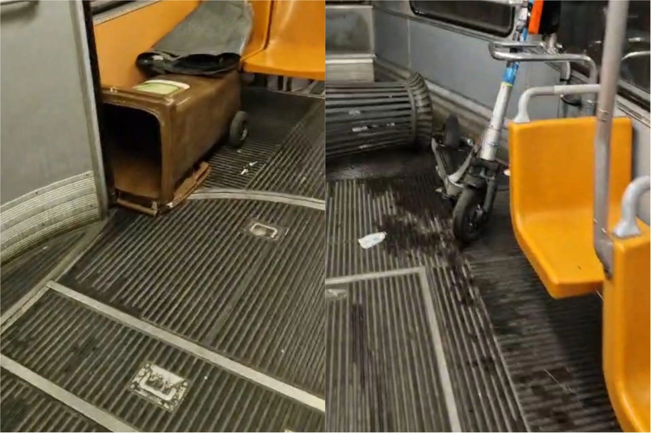 Il cassonetto della differenziata, un cestino dei rifiuti e un monopattino distrutto: così è stato devastato un tram della linea 3