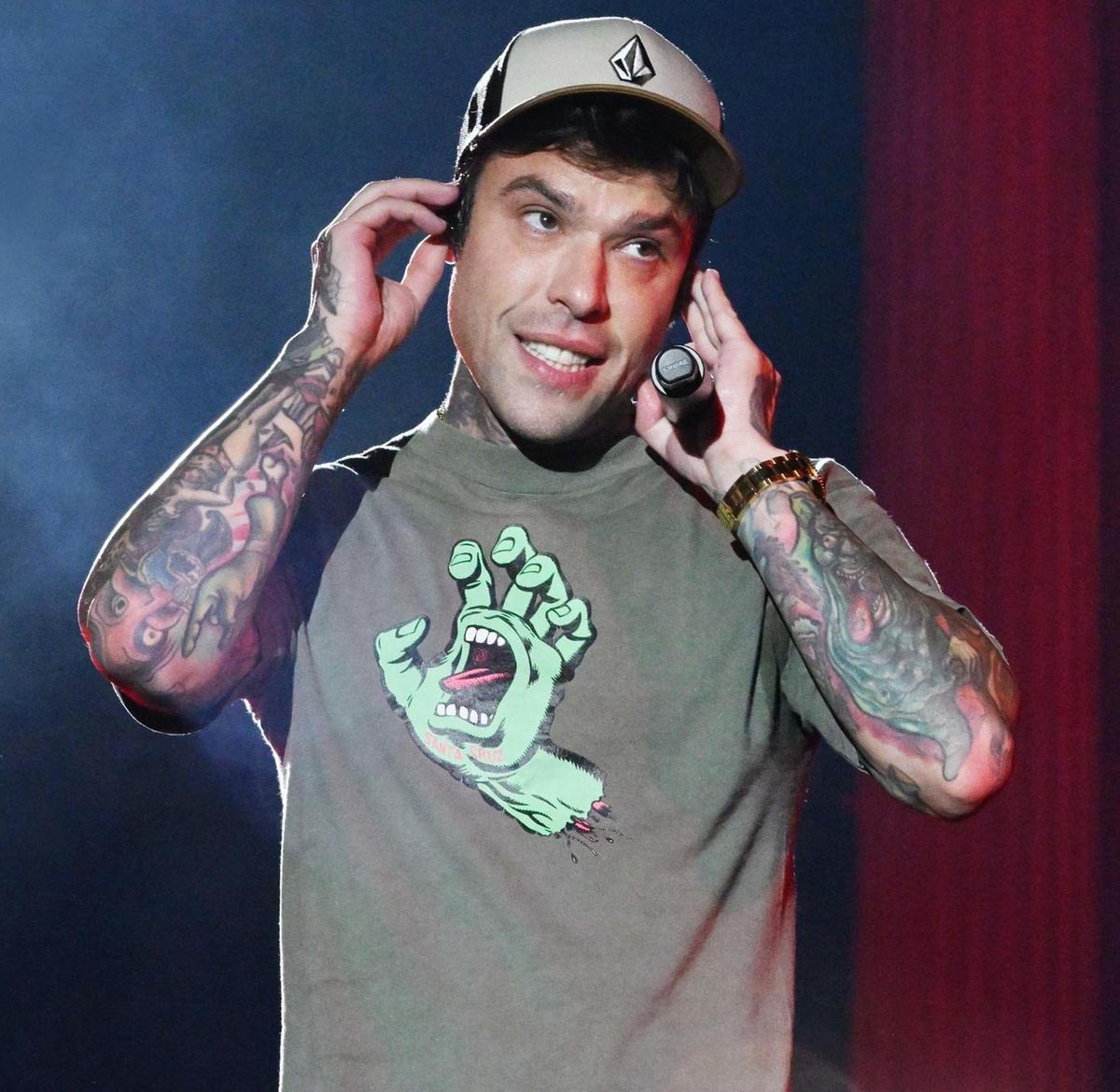 Fedez fa parlare in vista d’Assago. Il giallo dei ticket Fedez fa parlare in vista d’Assago. Il giallo dei ticket