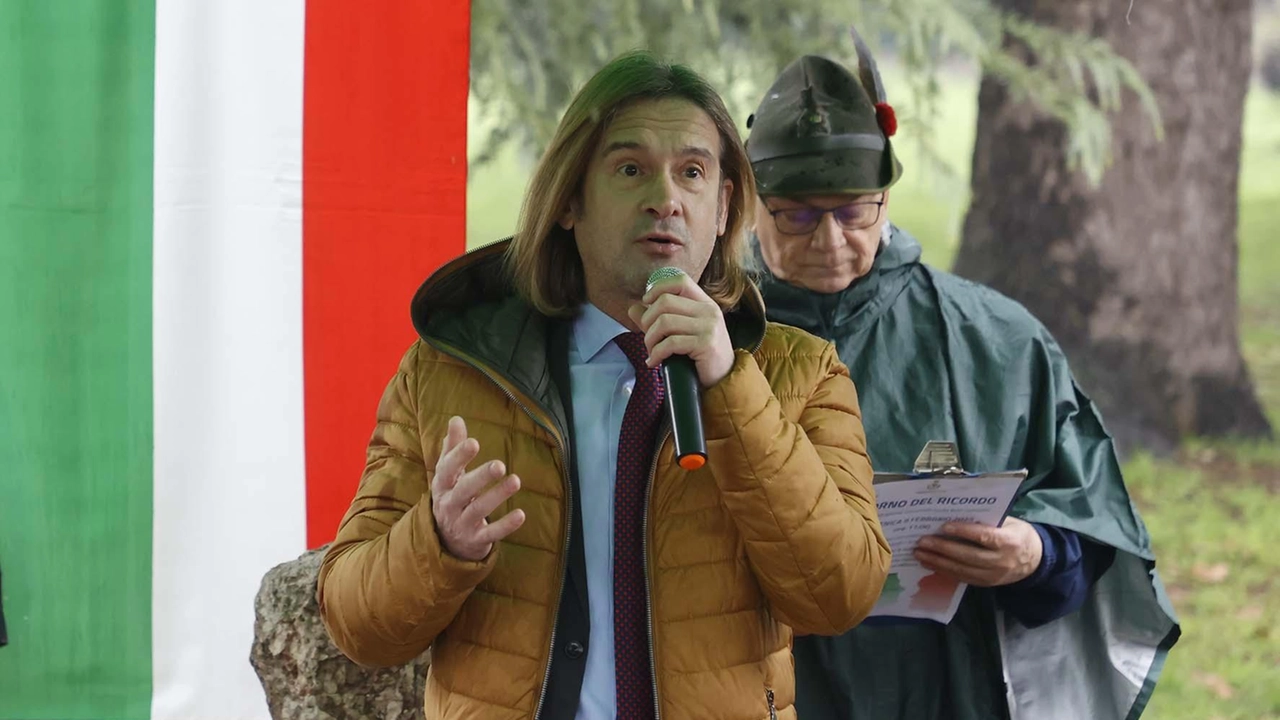 Si è svolta nella mattinata di ieri, davanti al cippo dedicato alla Giornata del Ricordo posizionato in viale Carlo... Si è svolta nella mattinata di ieri, davanti al cippo dedicato alla Giornata del Ricordo posizionato in viale Carlo...
