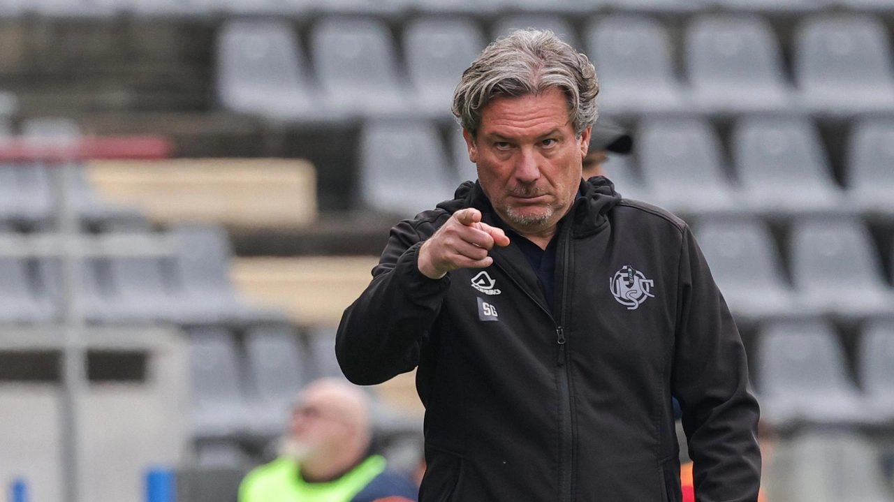 Ultima gara di regular season per la Cremonese contro il Pisa, con Vazquez di nuovo in campo e Stroppa squalificato. Ultima gara di regular season per la Cremonese contro il Pisa, con Vazquez di nuovo in campo e Stroppa squalificato.