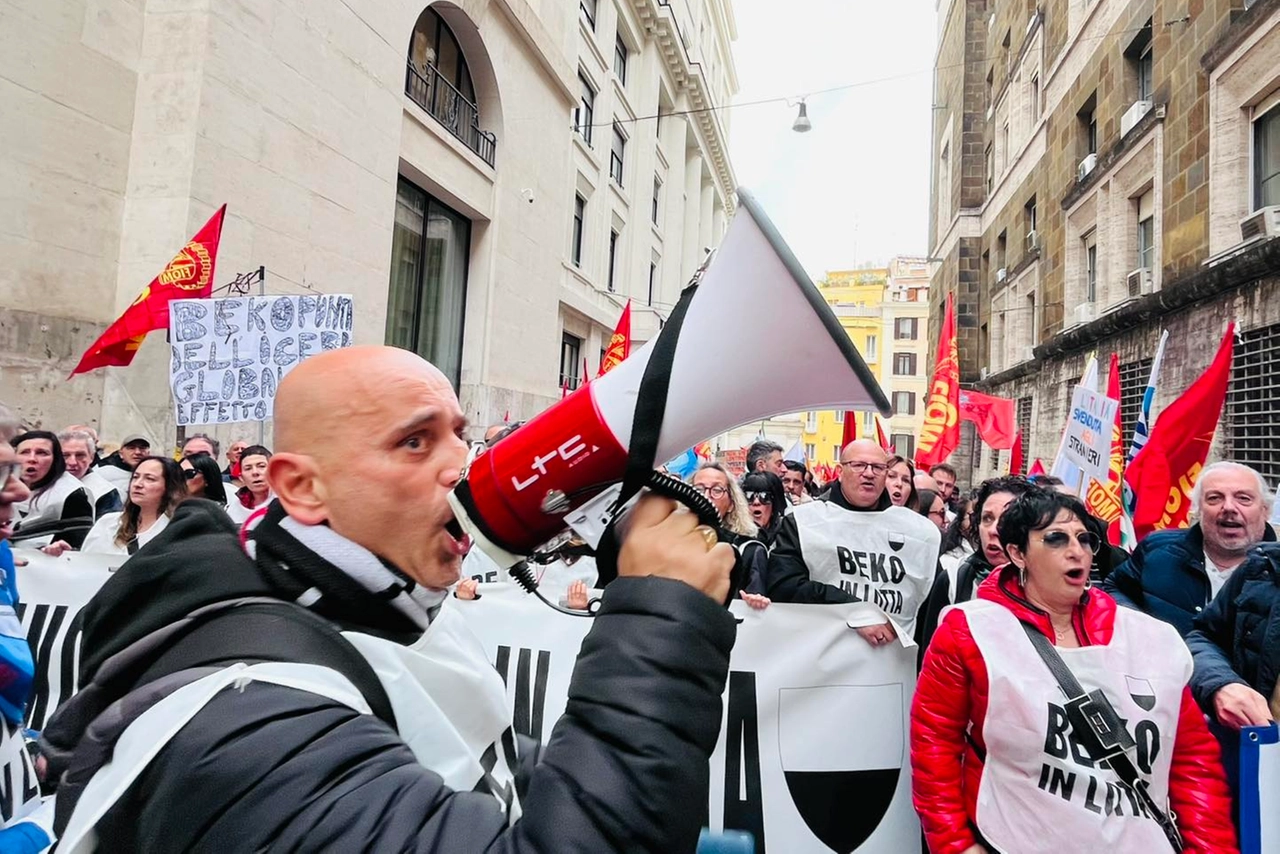 I lavoratori delle aziende italiane del gruppo Beko non hanno mancato di far sentire la loro voce