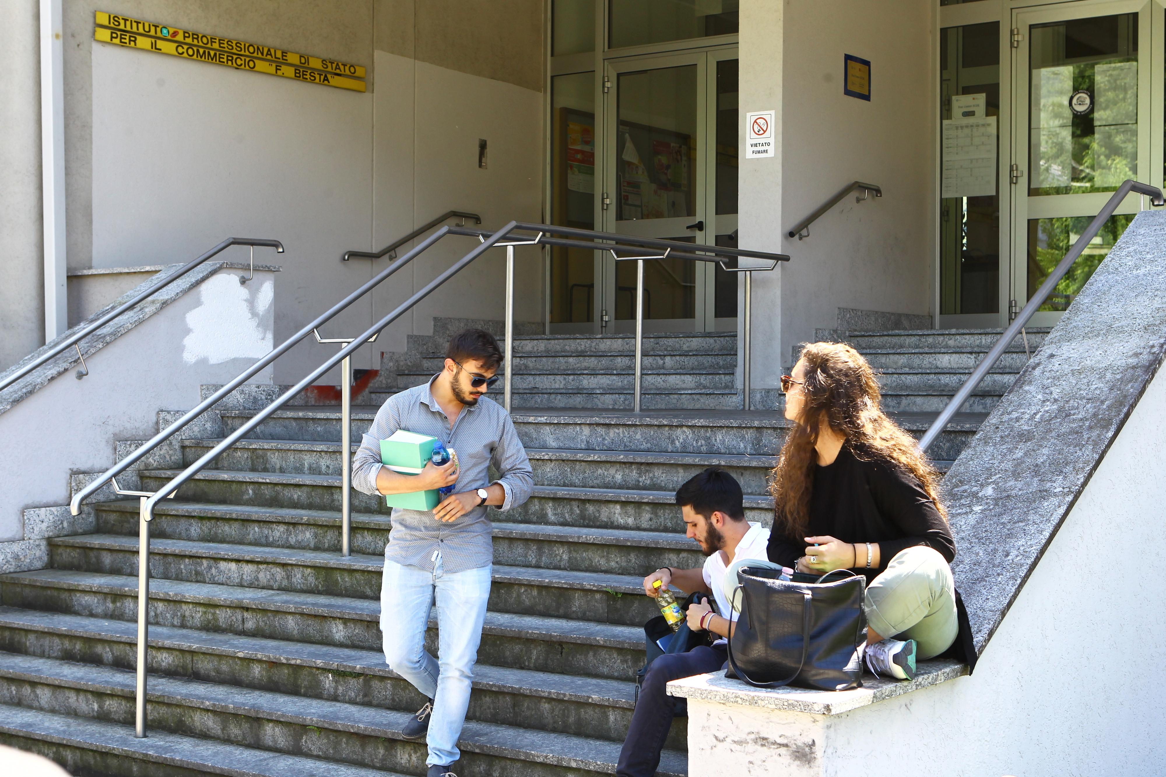 Didattica a distanza per le Olimpiadi 2026, l’attacco: “Lesi i diritti degli studenti” Didattica a distanza per le Olimpiadi 2026, l’attacco: “Lesi i diritti degli studenti”