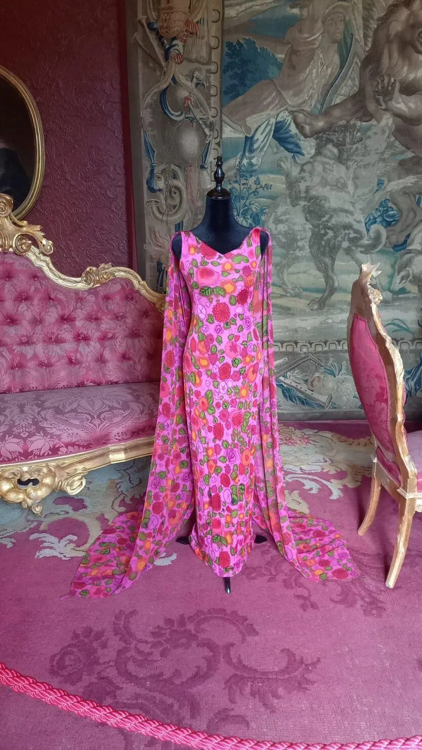 Varenna, moda e fiori del designer Ken Scott a Villa Monastero