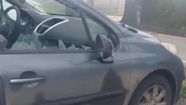 I ladri hanno mandato in frantumi il lunotto di tredici auto parcheggiate I ladri hanno mandato in frantumi il lunotto di tredici auto parcheggiate