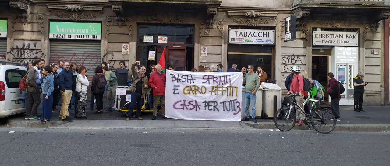 Via Padova, lo sfratto bloccato dal quartiere: “Sono decine le famiglie a rischio”