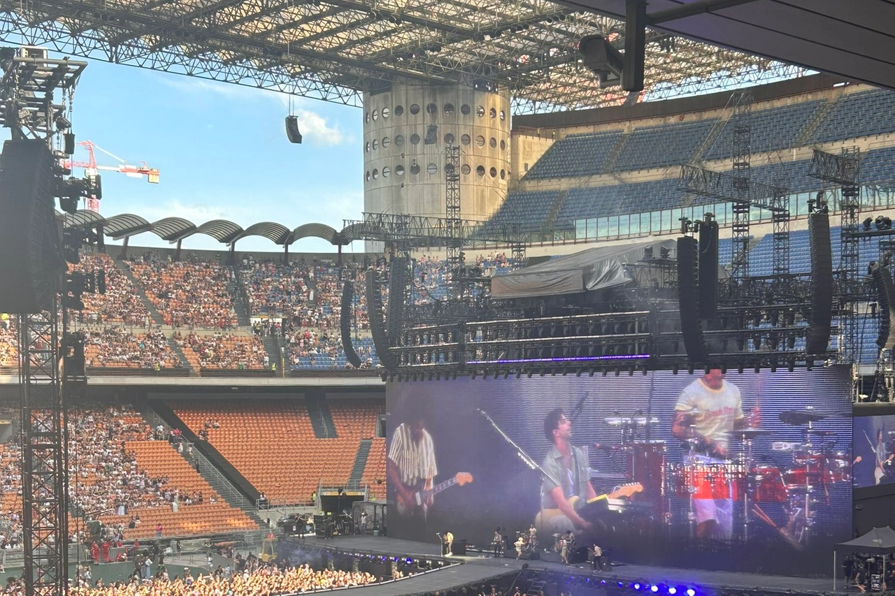 I Paramore sul palco (foto dall'account X @taysartv)