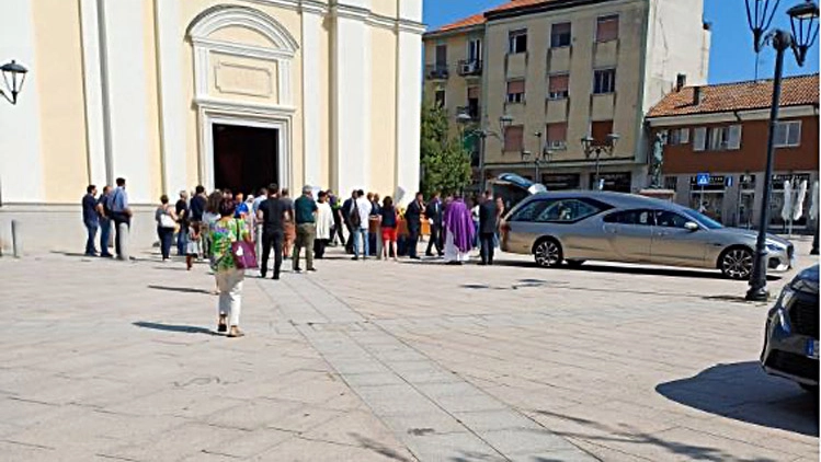 Nella chiesa di San Vittore l’ultimo saluto a Elena Quattrone Nella chiesa di San Vittore l’ultimo saluto a Elena Quattrone