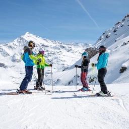 Bormio, dove la stagione dello sci non finisce mai: sulle piste anche a Pasqua
