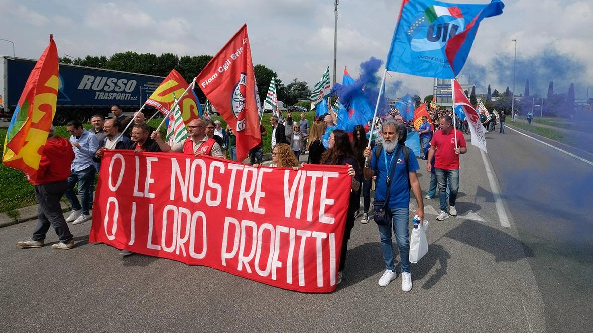La Cisl e gli scenari preoccupanti in provincia: ad Agrate resta lo spettro dei 1.500 esuberi. Previste 16mila assunzioni (il 27% a tempo indeterminato), circa 1.400 in meno rispetto al 2024. La Cisl e gli scenari preoccupanti in provincia: ad Agrate resta lo spettro dei 1.500 esuberi. Previste 16mila assunzioni (il 27% a tempo indeterminato), circa 1.400 in meno rispetto al 2024.