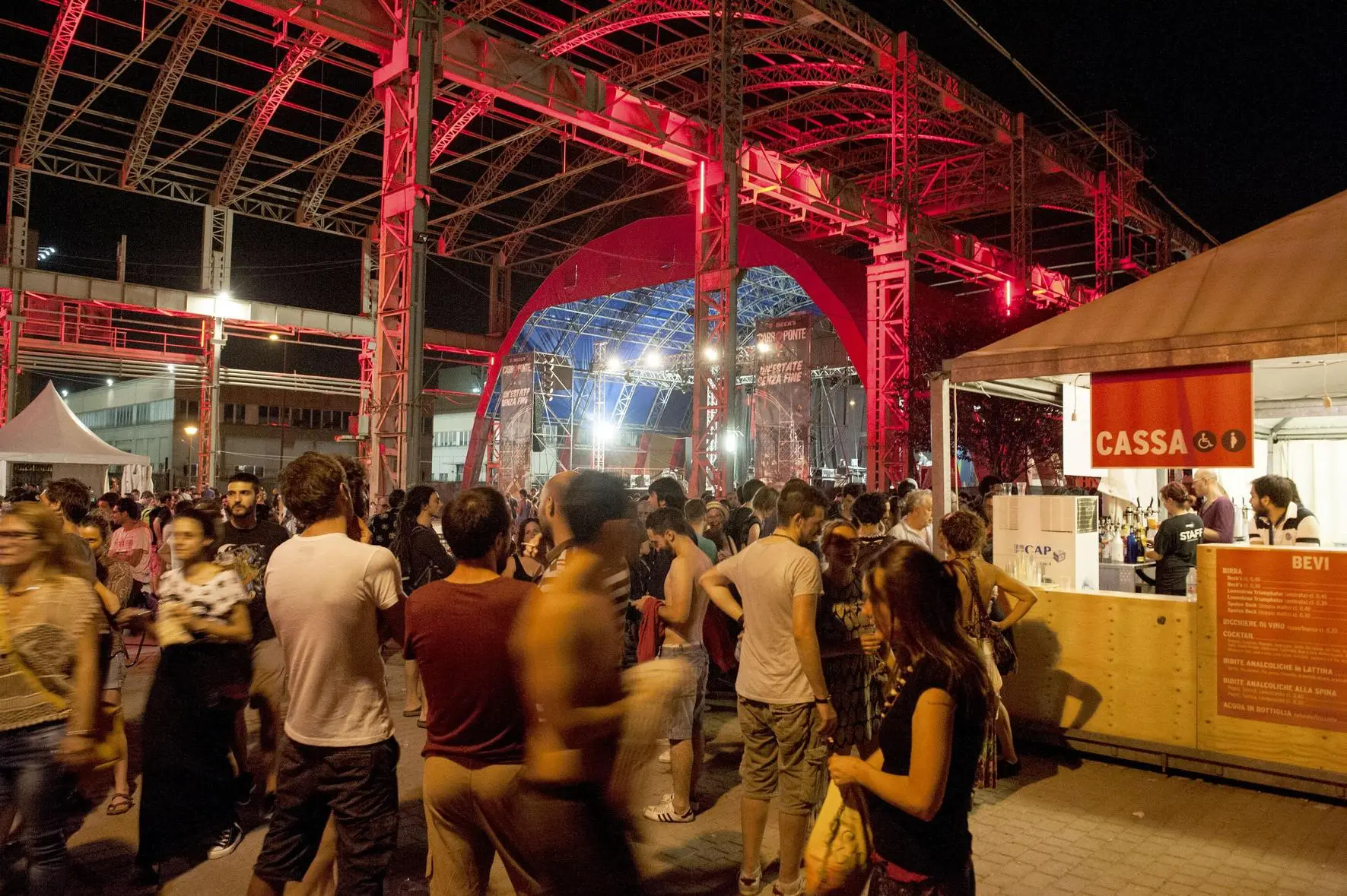 Stop alla “malamovida“. No alcol, vetro, lattine