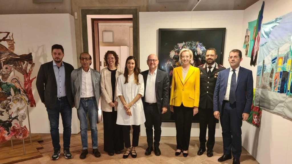 A Palazzo Arese Borromeo la cerimonia con Letizia Moratti per l’inaugurazione del “Progetto Genesi. Arte e diritti umani“ A Palazzo Arese Borromeo la cerimonia con Letizia Moratti per l’inaugurazione del “Progetto Genesi. Arte e diritti umani“