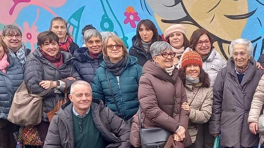 Una targa posta sopra il cancello d’ingresso e un murales all’esterno: saranno questi i simboli distintivi della scuola dell’infanzia... Una targa posta sopra il cancello d’ingresso e un murales all’esterno: saranno questi i simboli distintivi della scuola dell’infanzia...