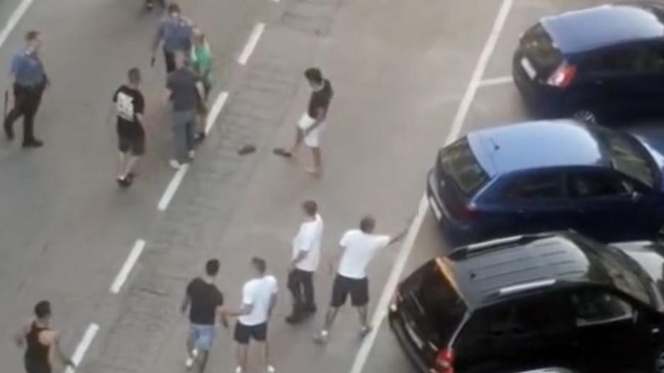 Melegnano, scoppia una rissa fra bande in viale Lombardia: i carabinieri sparano in aria