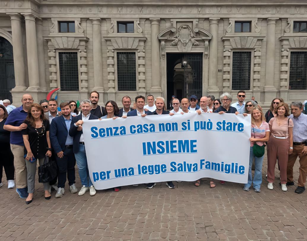 Case bloccate, fronte bipartisan per il salva famiglie Case bloccate, fronte bipartisan per il salva famiglie