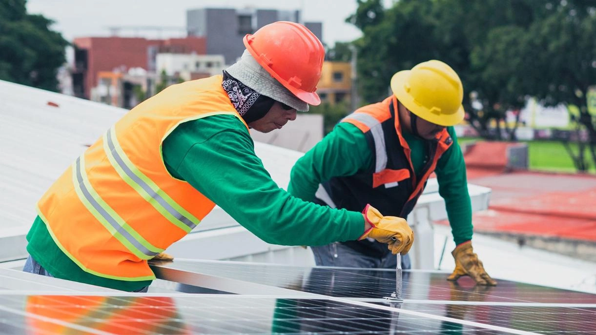 I lavori di installazione previsti sugli edifici comunali dureranno quattro mesi I lavori di installazione previsti sugli edifici comunali dureranno quattro mesi