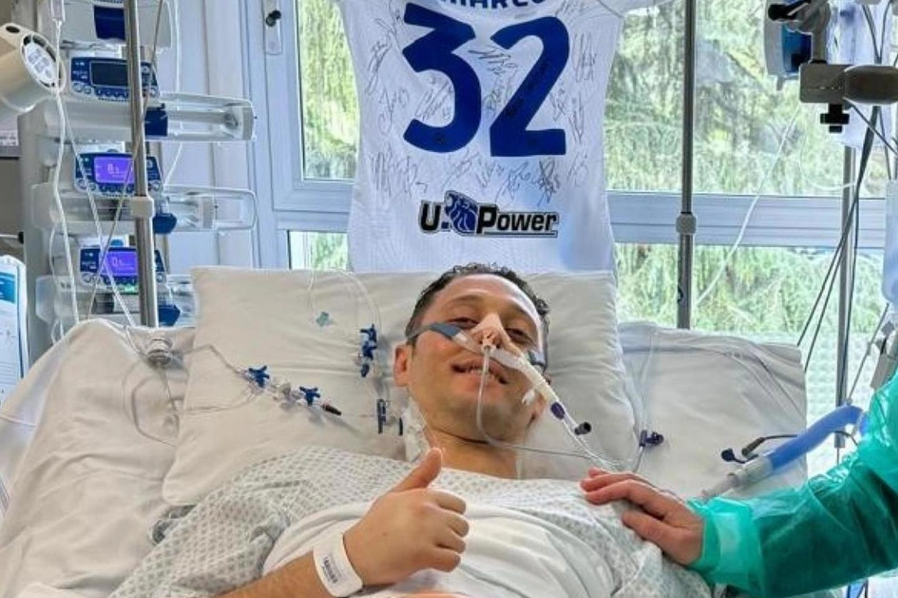 Il viceispettore Christian Di Martino durante il ricoverato al Niguarda
