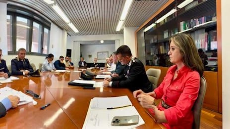 La riunione in Prefettura del Comitato provinciale per l’ordine e la sicurezza pubblica sollecitata dalla presidente della Provincia Alessandra Hofmann con forze dell’ordine e sindaci di Lecco, Osnago, Airuno, Olgiate, Calolziocorte, Cernusco e Merate La riunione in Prefettura del Comitato provinciale per l’ordine e la sicurezza pubblica sollecitata dalla presidente della Provincia Alessandra Hofmann con forze dell’ordine e sindaci di Lecco, Osnago, Airuno, Olgiate, Calolziocorte, Cernusco e Merate