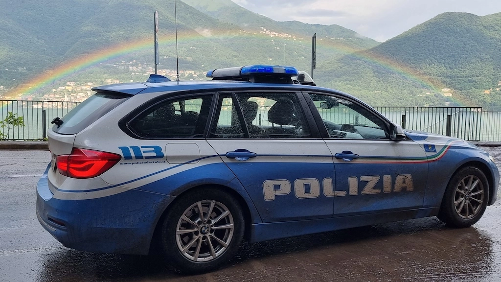 Tutte le forze di polizia affiancate alla stradale sulla Regina Tutte le forze di polizia affiancate alla stradale sulla Regina