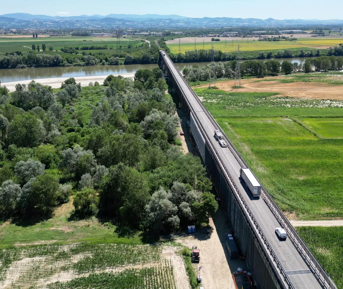 Uno stop per venti giorni. Lavori al ponte sul Po. Chiusura totale di notte