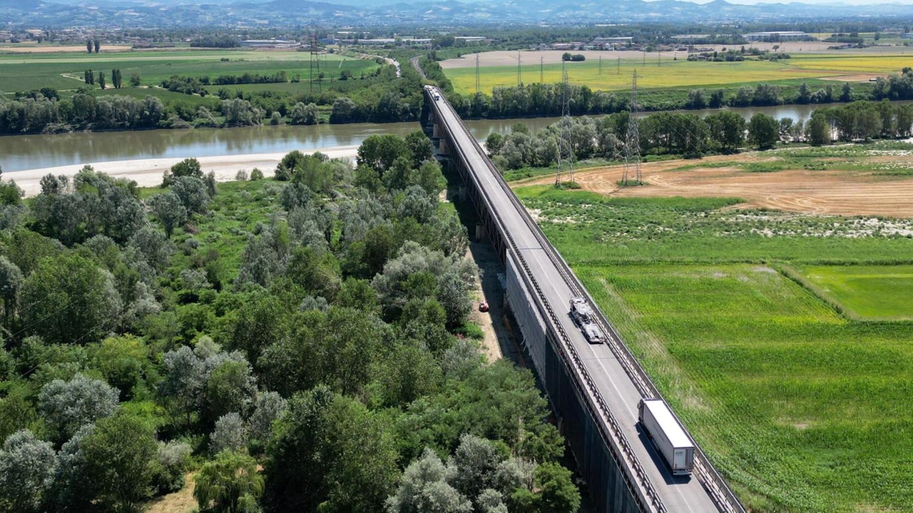 Il ponte sul Po di Bressana è sia stradale che ferroviario e necessita di manutenzione
