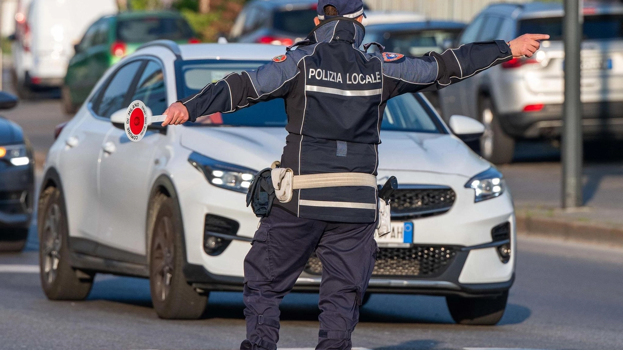 Donna di 74 anni investita a Milano: ricoverata in Terapia intensiva, prognosi riservata. Marito meno grave. Conducente collabora con le autorità. Donna di 74 anni investita a Milano: ricoverata in Terapia intensiva, prognosi riservata. Marito meno grave. Conducente collabora con le autorità.