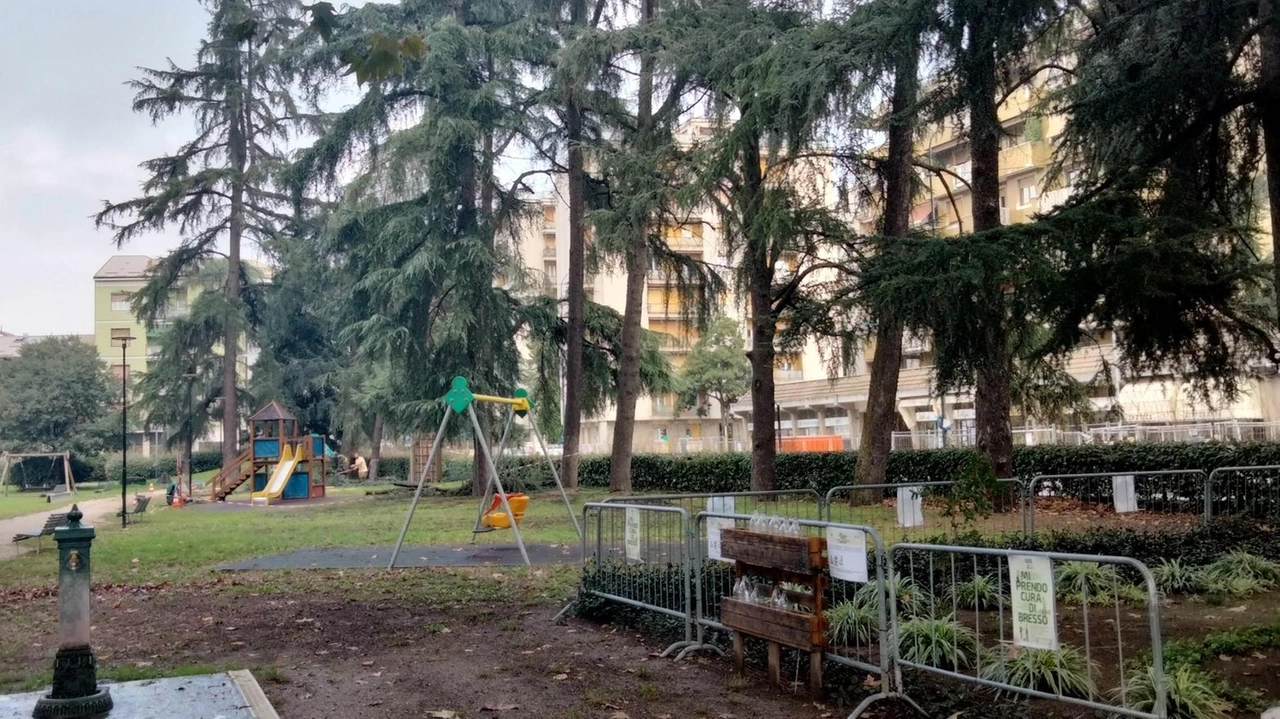 Riparazioni straordinarie dei giochi nei parchi pubblici e nei giardini dei plessi scolastici della città: in questi giorni sono... Riparazioni straordinarie dei giochi nei parchi pubblici e nei giardini dei plessi scolastici della città: in questi giorni sono...