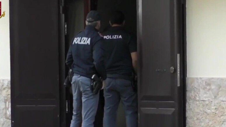 Magenta, dalla Spagna arrivavano ingenti partite di stupefacenti. La piazza per le consegne il parcheggio di un fast-food. Magenta, dalla Spagna arrivavano ingenti partite di stupefacenti. La piazza per le consegne il parcheggio di un fast-food.