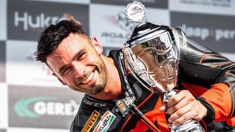 Luca Salvadori, il pilota 32enne morto durante una gara Luca Salvadori, il pilota 32enne morto durante una gara