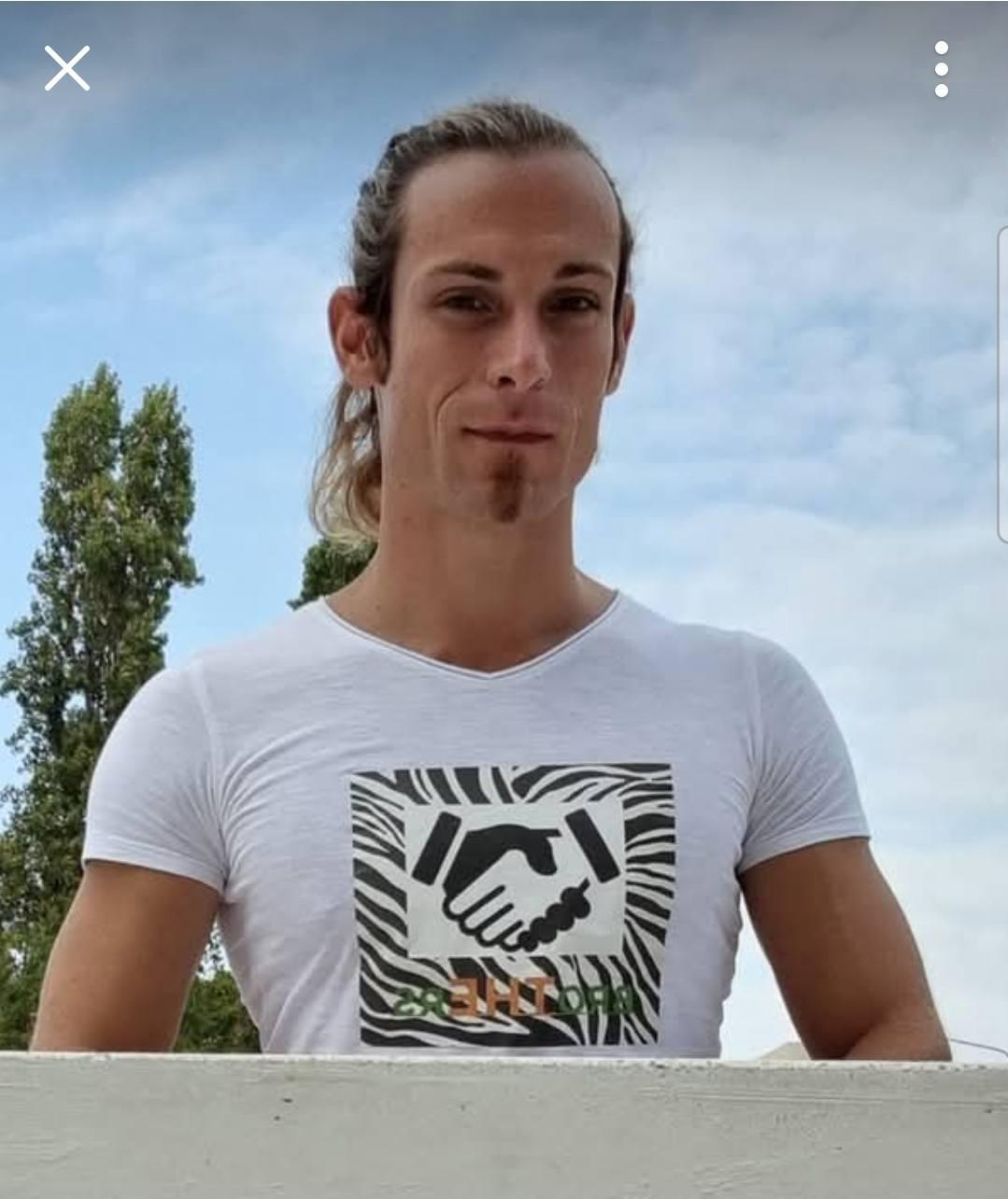 È scomparso Matteo Formenti, bagnino della piscina di Castrezzato: “Vi prego, condividete la foto” È scomparso Matteo Formenti, bagnino della piscina di Castrezzato: “Vi prego, condividete la foto”