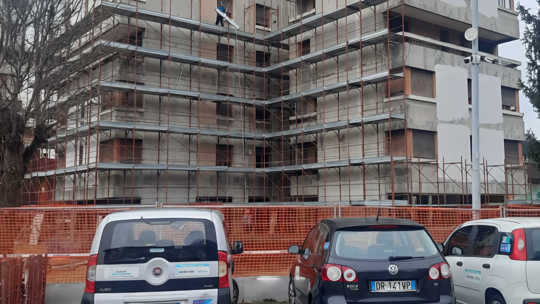 Aler ieri ha incontrato la nuova impresa aggiudicataria per coordinarsi sull’avvio degli interventi sulle torri Aler ieri ha incontrato la nuova impresa aggiudicataria per coordinarsi sull’avvio degli interventi sulle torri