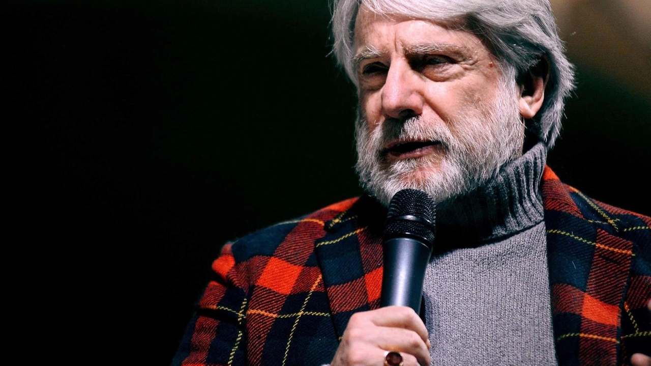 Lo psichiatra e sociologo Paolo Crepet, autore di “Mordere il cielo. Dove sono finite le nostre emozioni“ Lo psichiatra e sociologo Paolo Crepet, autore di “Mordere il cielo. Dove sono finite le nostre emozioni“