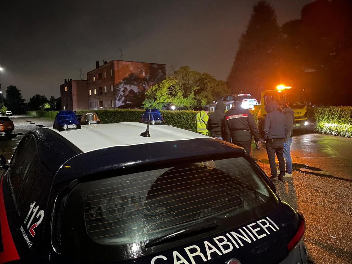 Samarate, scappa dai carabinieri e si schianta contro un’auto: pusher 20enne fermato dopo inseguimento Samarate, scappa dai carabinieri e si schianta contro un’auto: pusher 20enne fermato dopo inseguimento