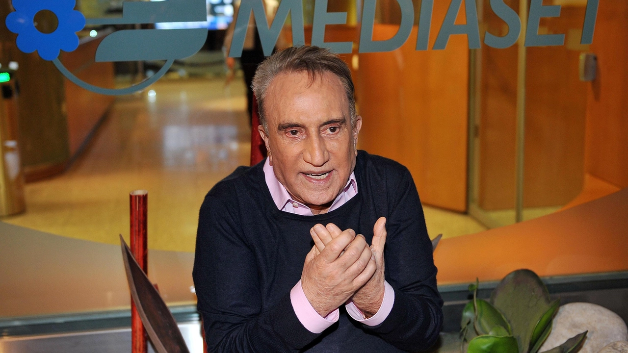 Emilio Fede in una foto di qualche anno fa Emilio Fede in una foto di qualche anno fa