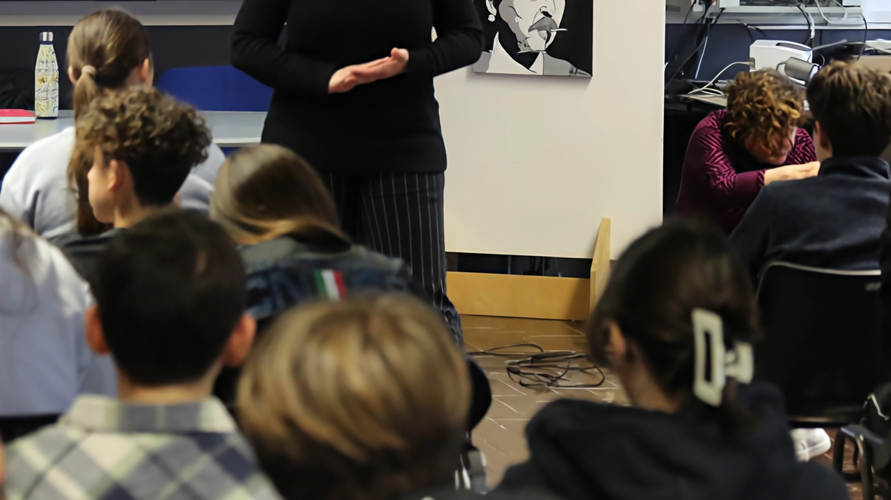 La nuova Scuola popolare antimafia verrà presentata nella ex villa confiscata alla criminalità organizzata, sede di Brianza SiCura. L'associazione promuove la cultura della legalità e il contrasto alle mafie. La nuova Scuola popolare antimafia verrà presentata nella ex villa confiscata alla criminalità organizzata, sede di Brianza SiCura. L'associazione promuove la cultura della legalità e il contrasto alle mafie.