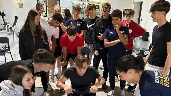 I partecipanti si sono misurati i remoergometri e la vasca di voga usata dagli atleti durante i mesi freddi I partecipanti si sono misurati i remoergometri e la vasca di voga usata dagli atleti durante i mesi freddi