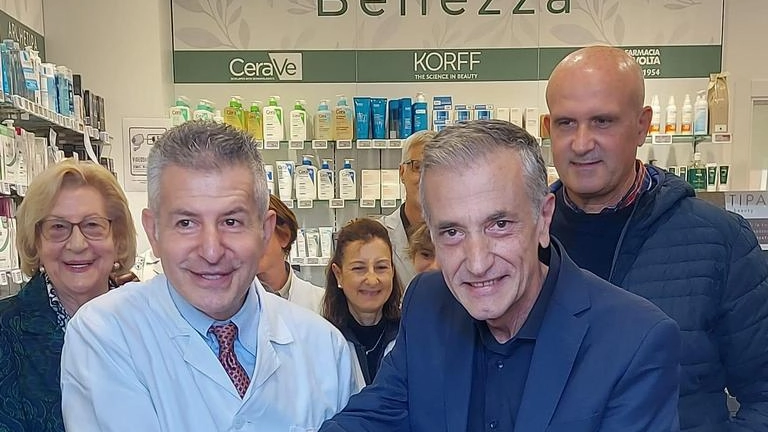 Locali rinnovati: l’inaugurazione della storica «Farmacia Rivolta» di via Caduti della Libertà Locali rinnovati: l’inaugurazione della storica «Farmacia Rivolta» di via Caduti della Libertà