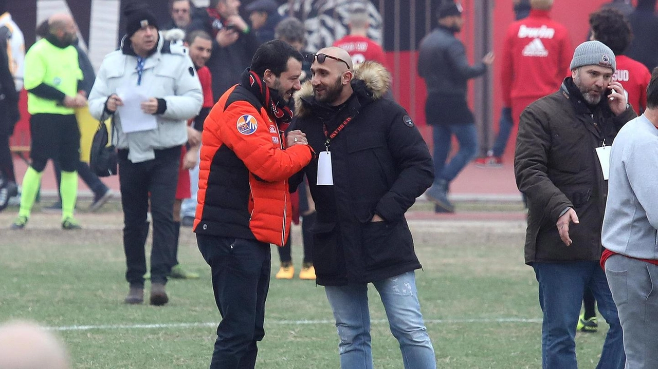 Matteo Salvini e Luca Lucci alla festa per i 50 anni della Curva Sud del Milan nel 2018 all'Arena Civica