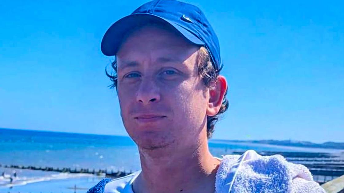 Ritrovato senza vita Mattew: il corpo del turista inglese trovato 150 metri sotto la croce panoramica di Dalò Ritrovato senza vita Mattew: il corpo del turista inglese trovato 150 metri sotto la croce panoramica di Dalò