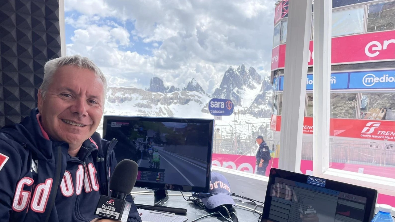 Stefano Bertolotti da Casalpusterlengo nel suo “box“ al Giro d’Italia Stefano Bertolotti da Casalpusterlengo nel suo “box“ al Giro d’Italia