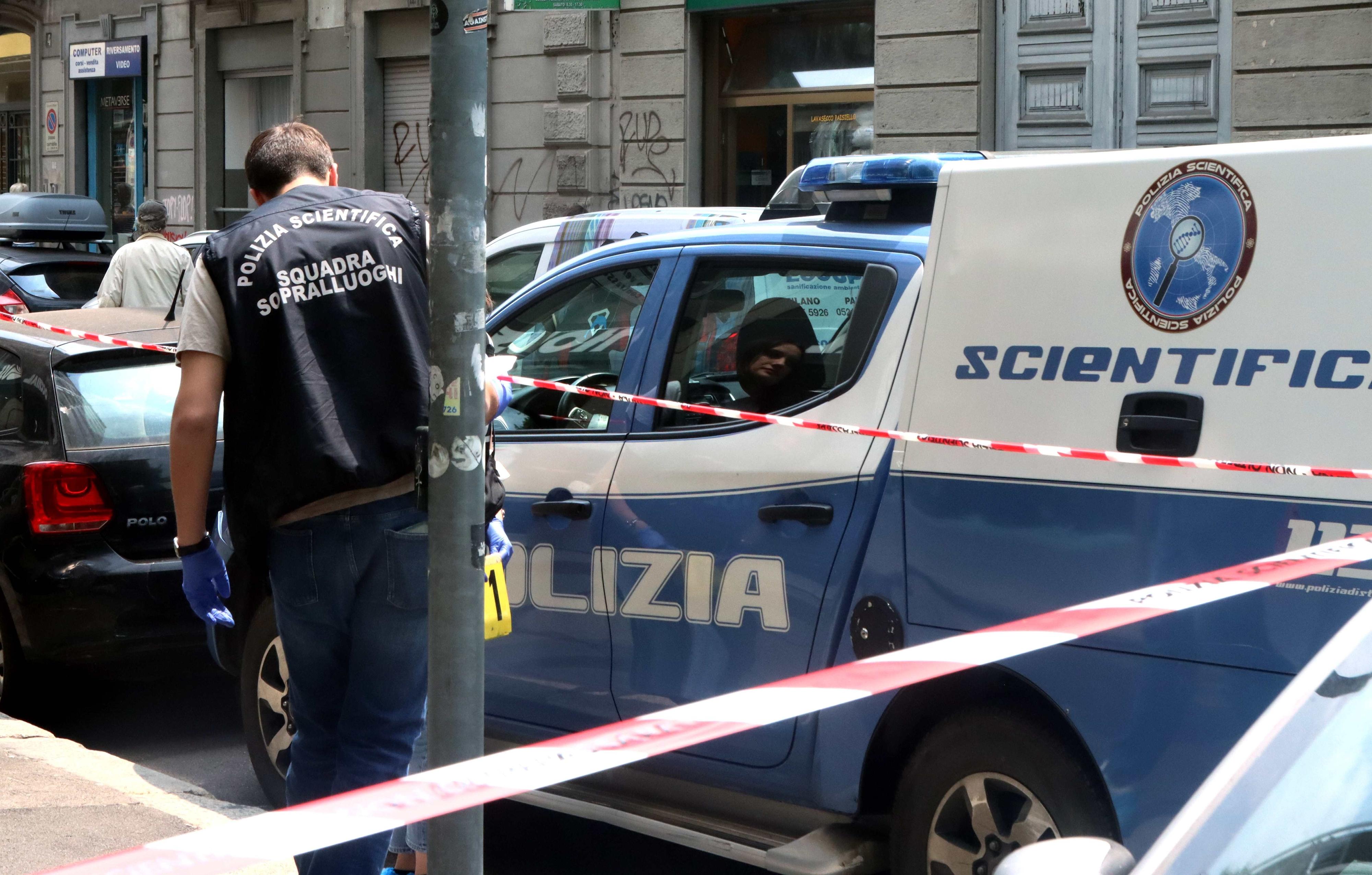 donna precipita nel vano ascensore della villetta in costruzione rischia la paralisi il capocantiere la scarica in ospedale e mente ai medici investita da un pirata