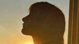 Clara Tinti, studentessa sedicenne di Manerbio, racconta il percorso verso la guarigione. In quattro mesi nel Centro Pilota di Gussago ha trovato la voglia di scrivere la sua storia. Clara Tinti, studentessa sedicenne di Manerbio, racconta il percorso verso la guarigione. In quattro mesi nel Centro Pilota di Gussago ha trovato la voglia di scrivere la sua storia.