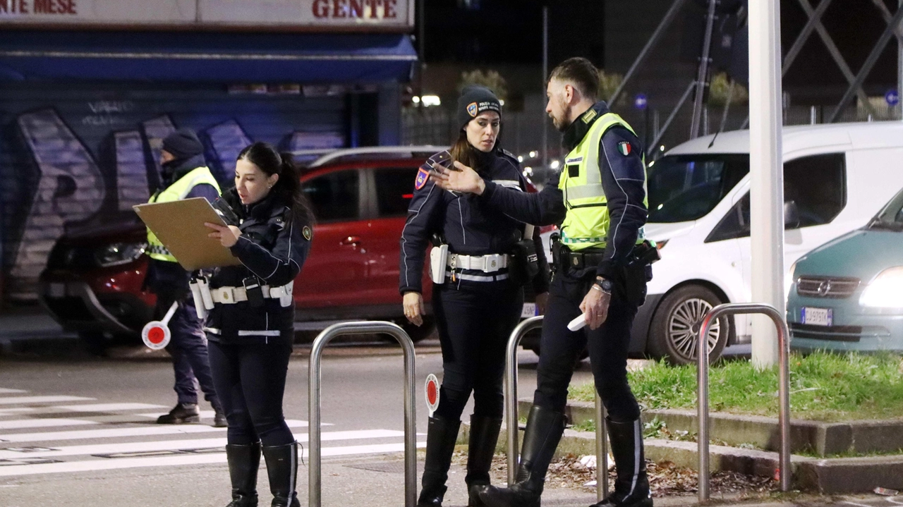 La Polizia Locale intervenuta al Gratosoglio è riuscita nel giro di poche ore ad arrestare l'investitore nella sua casa in Barona La Polizia Locale intervenuta al Gratosoglio è riuscita nel giro di poche ore ad arrestare l'investitore nella sua casa in Barona