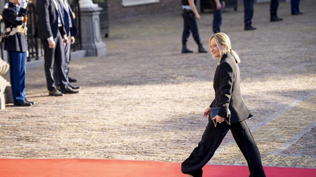 Seduti accanto, focus su Medio Oriente Seduti accanto, focus su Medio Oriente