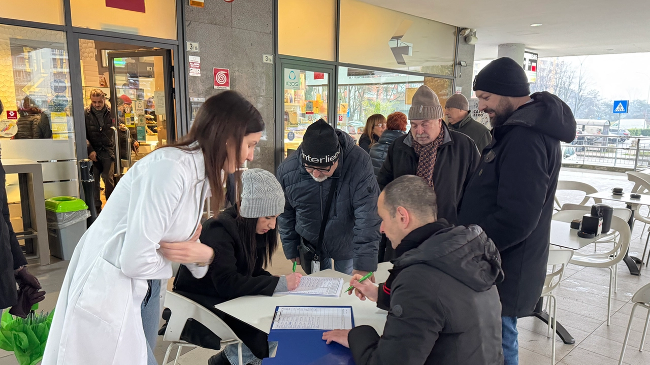 Il prolungamento della linea tranviaria 24 di Milano sta generando una forte protesta dei cittadini, che chiedono un’ulteriore estensione della linea Il prolungamento della linea tranviaria 24 di Milano sta generando una forte protesta dei cittadini, che chiedono un’ulteriore estensione della linea